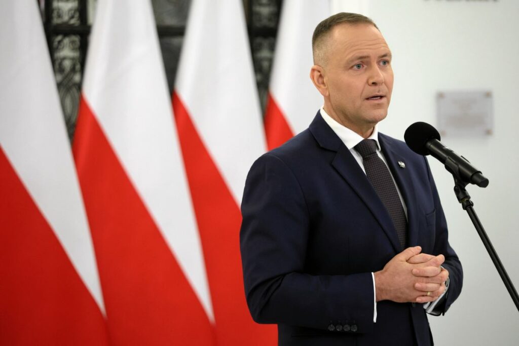 polonya da anayasa mahkemesi hakimlerinin yemin toreni tartismasi 57484