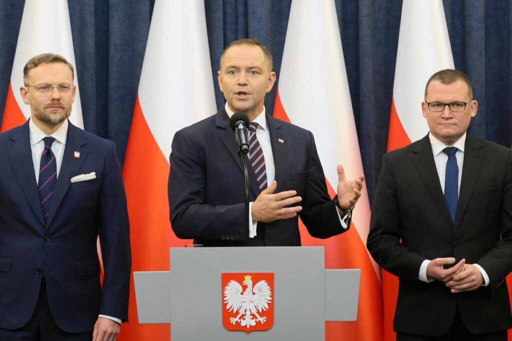 polonya da anayasa mahkemesi krizi cumhurbaskani tk ya basvuracak 60227