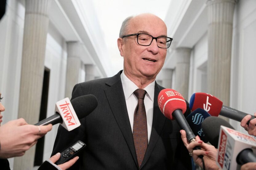 Polonya da anayasa mahkemesi krizi derinlesiyor cumhurbaskani nin i tirazi ve parlamento nun kararliligi 64037