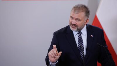 Polonya da anayasa mahkemesi uyeleri secimi ve cumhurbaskani nawrocki nin yemin tutumu gerginligi artiriyor 58474