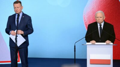 Polonya da anayasa mahkemesi uyelerinin yemin krizi ve muhalefetin tepkisi 60180