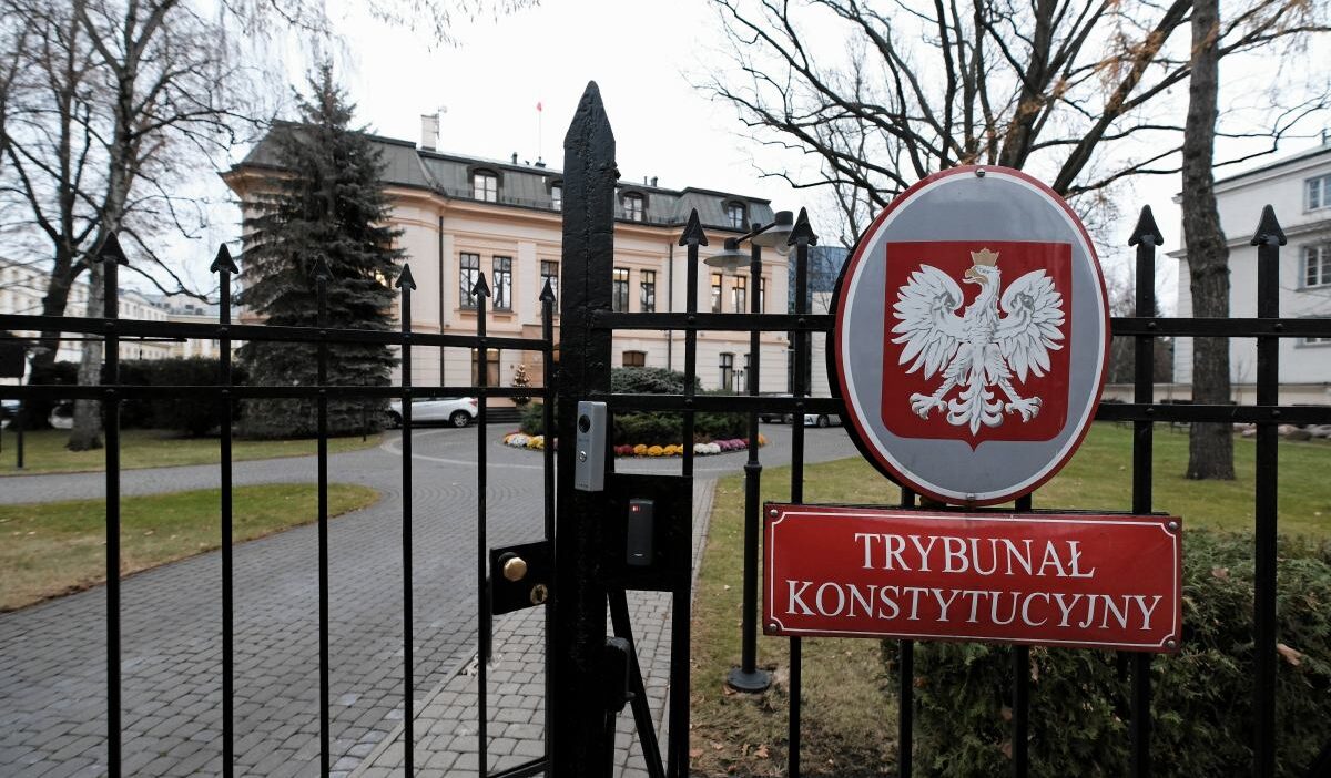 Polonya'da anayasa mahkemesi üyeliği krizi: cumhurbaşkanı yeminleri kısmen yaptı 1 Polonya da anayasa mahkemesi uyeligi krizi cumhurbaskani yeminleri kismen yapti 58431