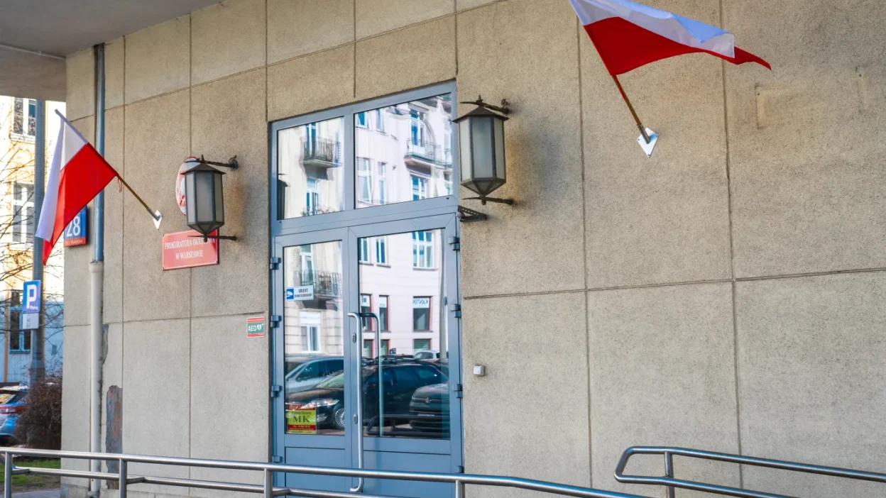 Polonya'da avukat marcin d. , dolandırıcılık ve kara para aklama şüphesiyle gözaltına alındı 1 Polonya da avukat marcin d dolandiricilik ve kara para aklama suphesiyle gozaltina alindi 61954