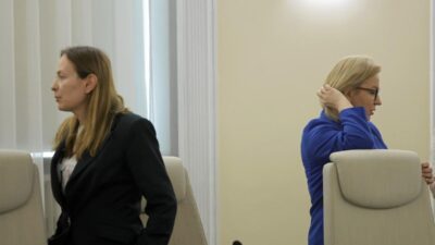 Polonya da bakan hennig kloska ya guvensizlik oylamasi ve koalisyon krizine donusen tartismalar 65541