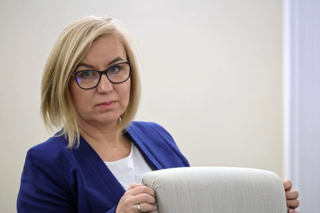 polonya da bakanlara guvensizlik oylamasi ve koalisyon i ci gerilimler 66959