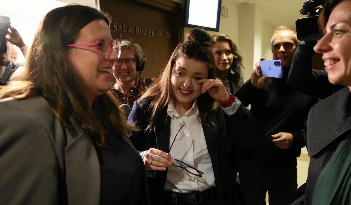 Polonya da escinsel ciftlerin yurt disi evliliklerinin kaydi konusunda mahkeme karari 67165