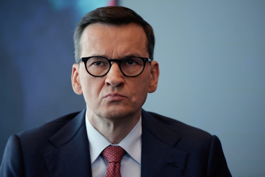 polonya da eski basbakan morawiecki ye rars skandali sorusturmasinda suclama hazirligi 61651