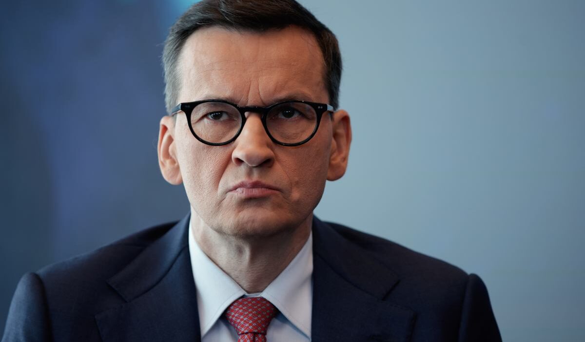 Polonya da eski basbakan morawiecki ye rars skandali sorusturmasinda suclama hazirligi 61651