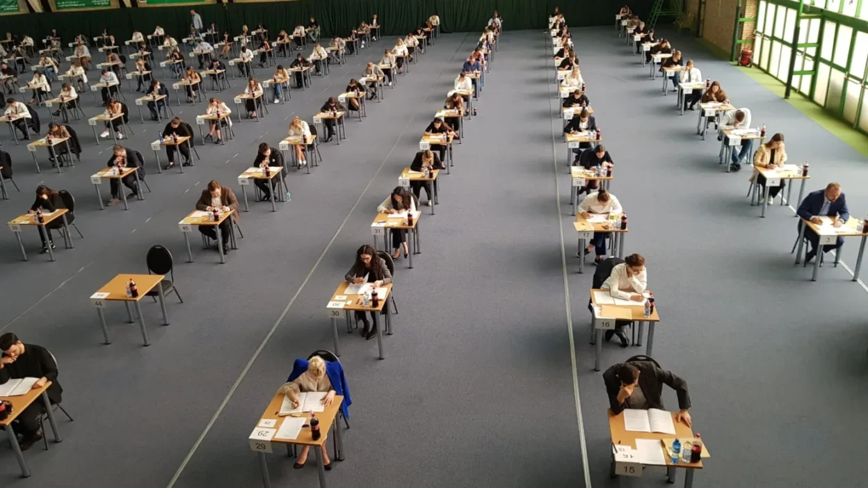 Polonya da hakim ve savci adaylik sinavlarinda deneme sayisi artirildi 62443