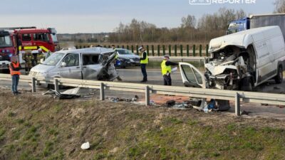 Polonya da i ki minibusun carpismasi bir olu i ki yarali 58183