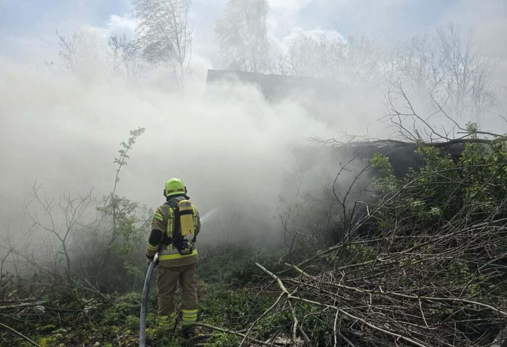 Polonya da i tfaiyeci ailesi yangin felaketiyle karsilasti yardim kampanyasi baslatildi 66602