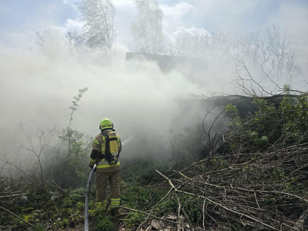 polonya da i tfaiyeci ailesi yangin felaketiyle karsilasti yardim kampanyasi baslatildi 66602