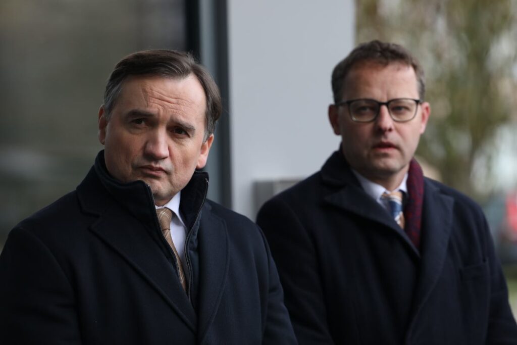 polonya da kamuoyu hukuksal surecteki siyasetcilerin macaristan dan i adesini destekliyor 60095