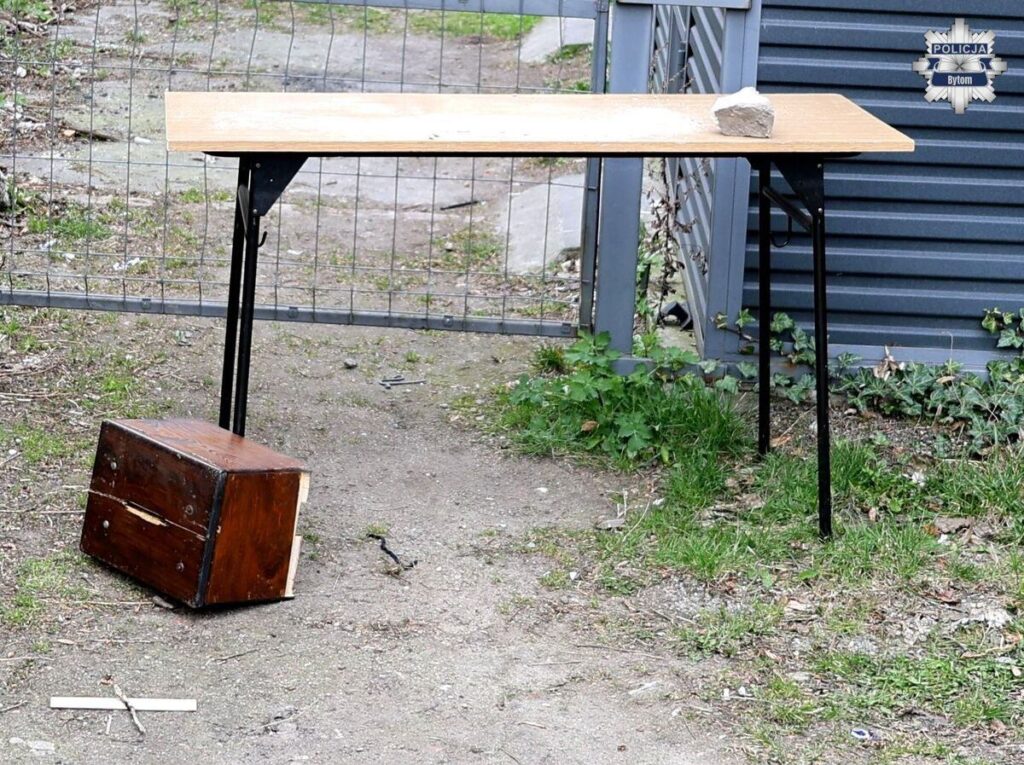 polonya da kiliseden bagis kutusu hirsizligi supheli gozaltina alindi 62186