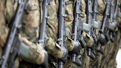 Polonya'da kimliği belirsiz kişilerin evlere giriş girişimi alarm yarattı 3 Polonya da kimligi belirsiz kisilerin evlere giris girisimi alarm yaratti 59410