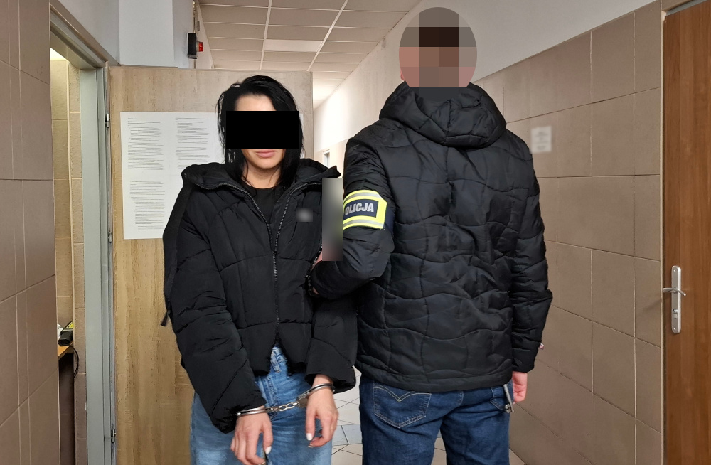 Polonya da kimlik sahtekarligiyla banka dolandiriciligi yapan ukraynali supheliler tutuklandi 62353