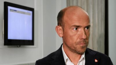 Polonya da koalisyon hukumetinde guven oylamasi ve yeniden yapilanma tartismalari 65547