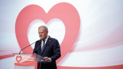 Polonya da koalisyon partisi toplantisi basina kapali gerceklesti 60732