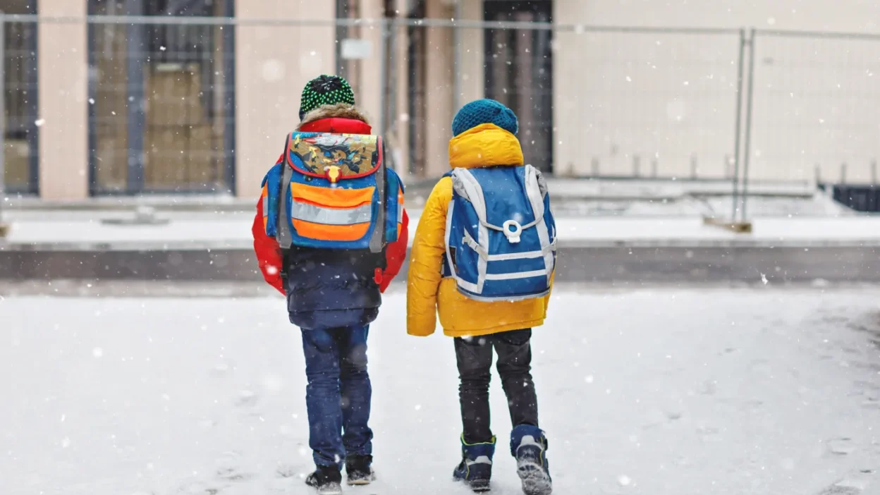 Polonya da koruma altindaki cocuk sayisinda artis aile yani bakimi oncelikli olmaya devam ediyor 65565
