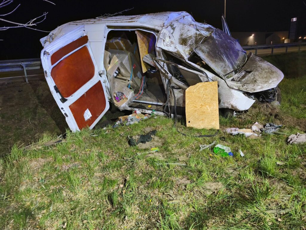 polonya da mercedes minibus kazasi surucu litvanya vatandasi 67613