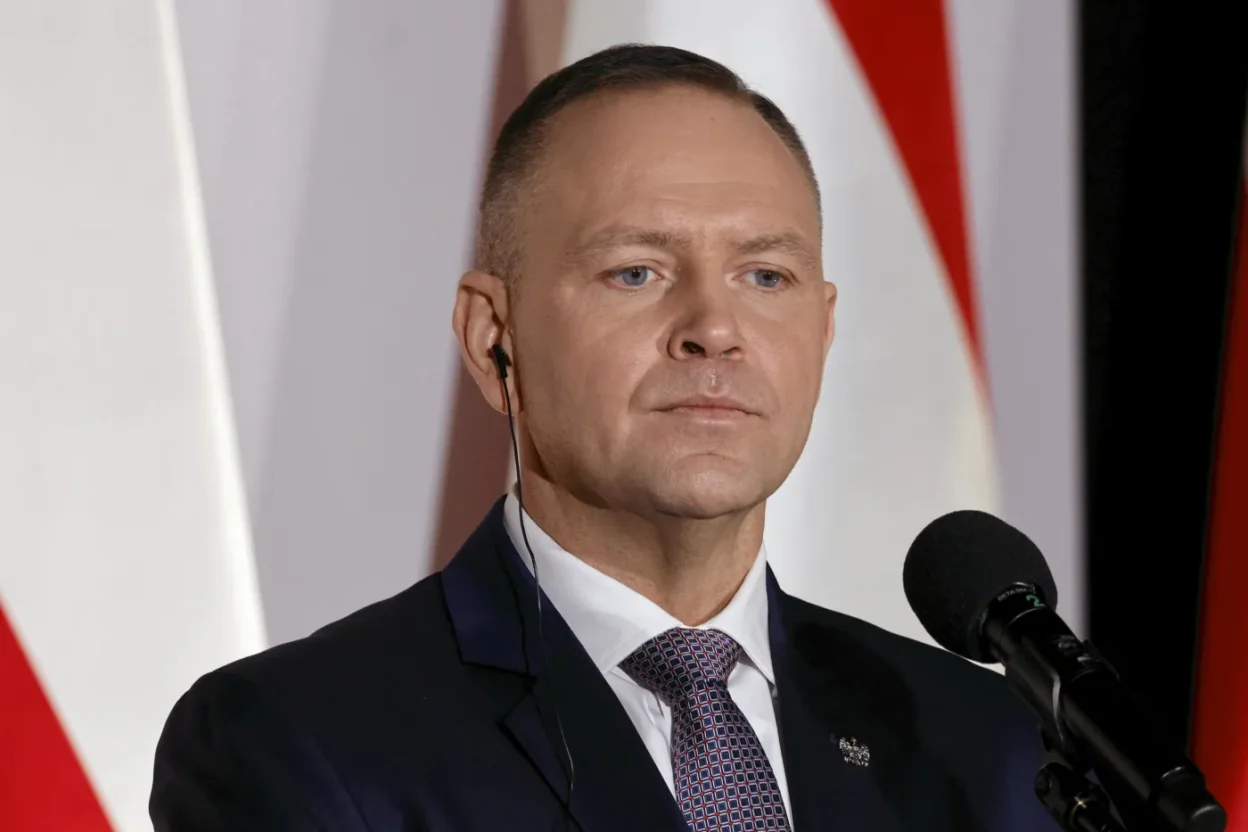 Polonya da milletvekili ve senatorlerin yetkileriyle i lgili yasa guncellendi 62782