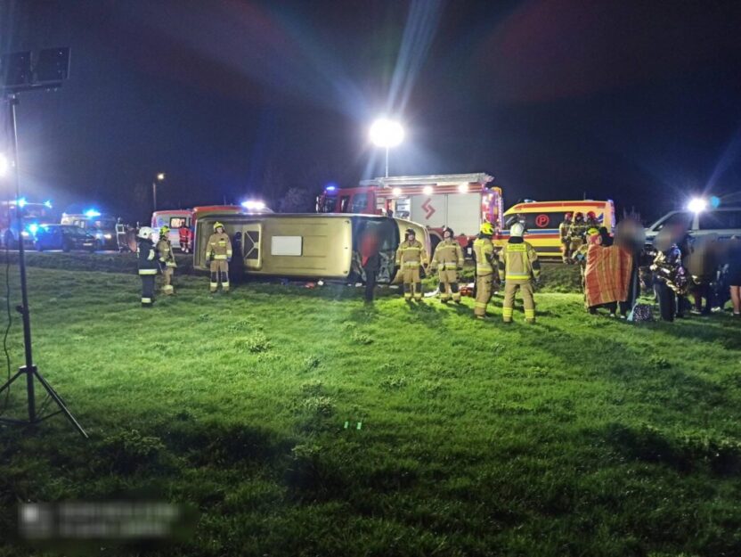 Polonya da minibus kazasi 6 yarali 62867