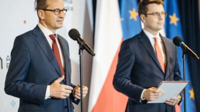 Polonya da morawiecki nin yeni dernegi pis i cinde tartisma yaratti 62889