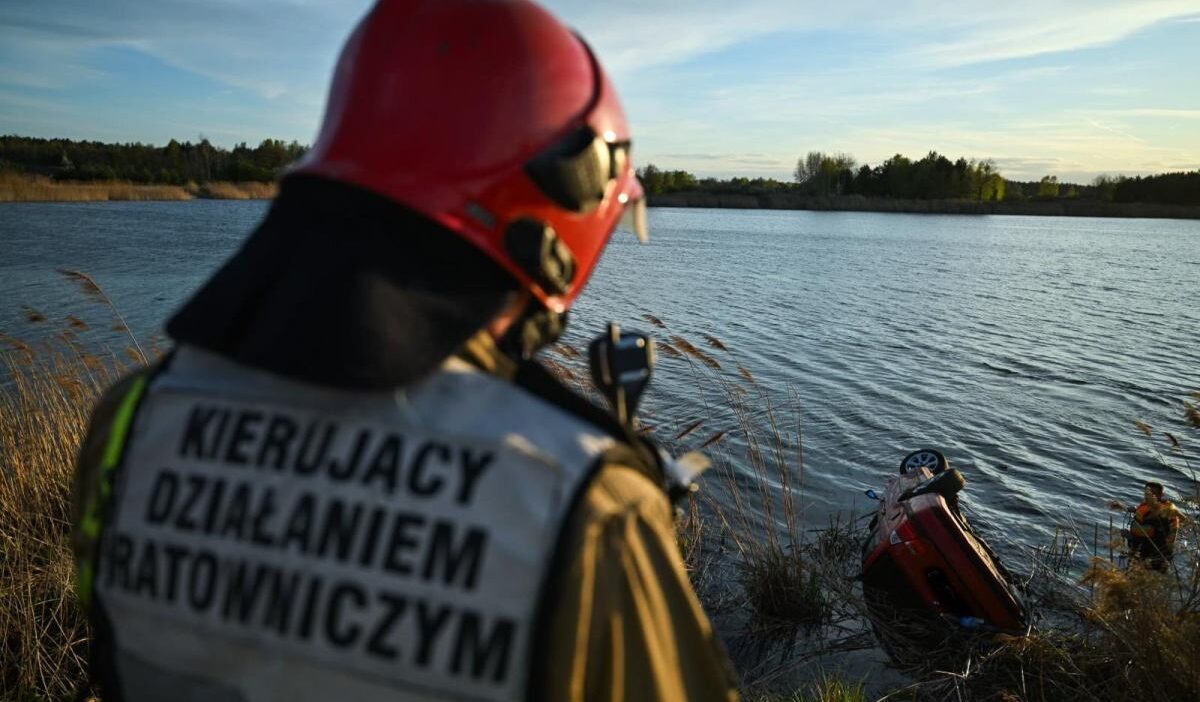 Polonya da otomobil kazasi 2 olu 3 yarali 65891