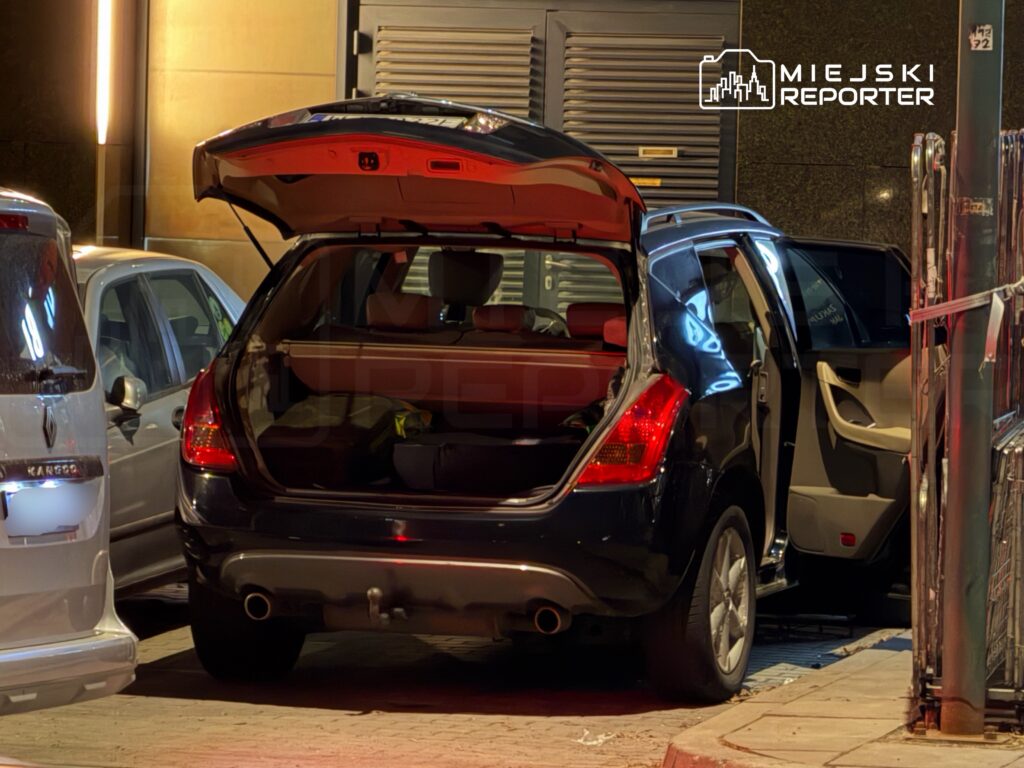 polonya da park halindeki aracta yasli adam olu bulundu 60588