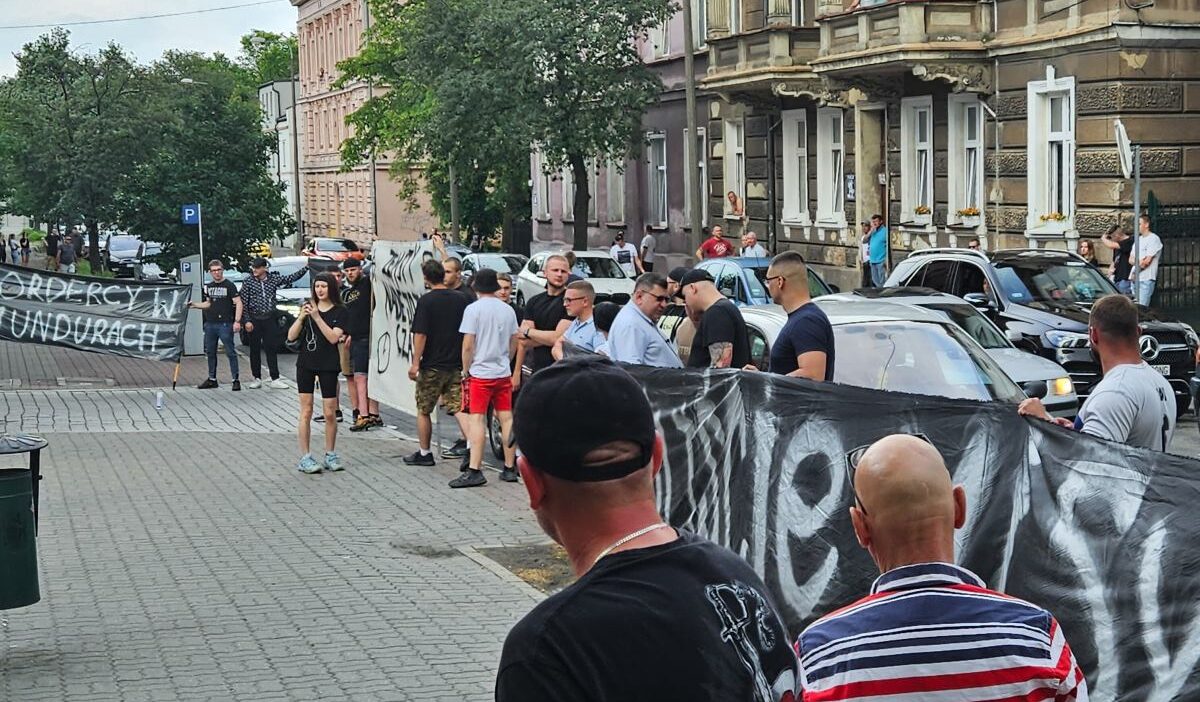 Polonya'da polis müdahalesi sonucu genç adamın ölümü: i̇ki polise hapis cezası 1 Polonya da polis mudahalesi sonucu genc adamin olumu i ki polise hapis cezasi 61804