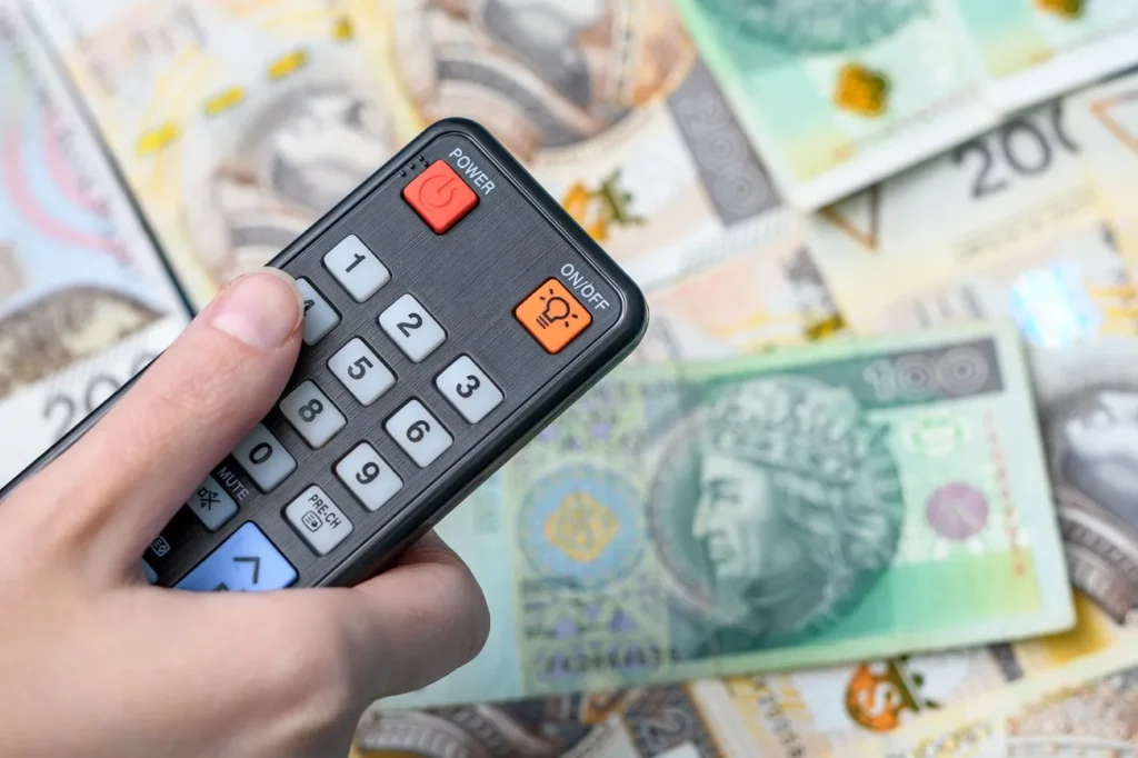 polonya da radyo televizyon ucreti kalkiyor yerine vergiyle toplanan yeni bir ucret geliyor 62422