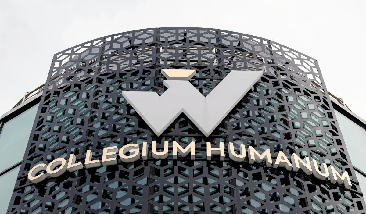 Polonya da rusvet ve sahte diploma skandali yuzlerce suclama ve gozaltilar 57591