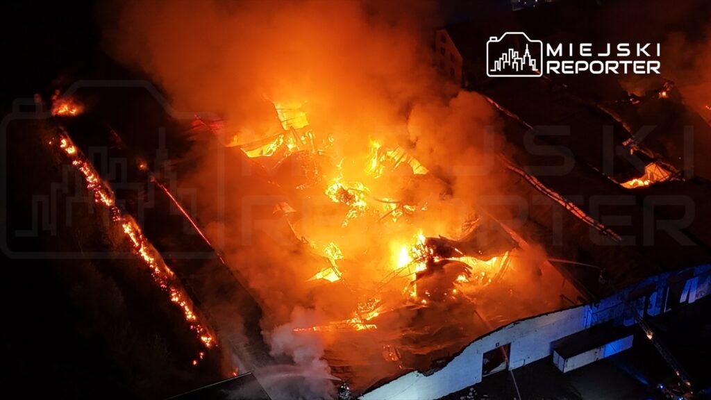 Polonya da sebze kurutma tesisi yangininda 80 kisi tahliye edildi bir i tfaiyeci yaralandi 63990