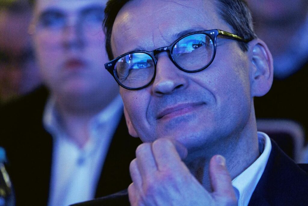 polonya da secim anketleri koalisyon liderligi ve morawiecki nin yeni girisimi 64002