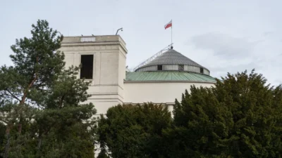 Polonya da secim anketleri koalisyonu one geciriyor pis rekor dususte 63014