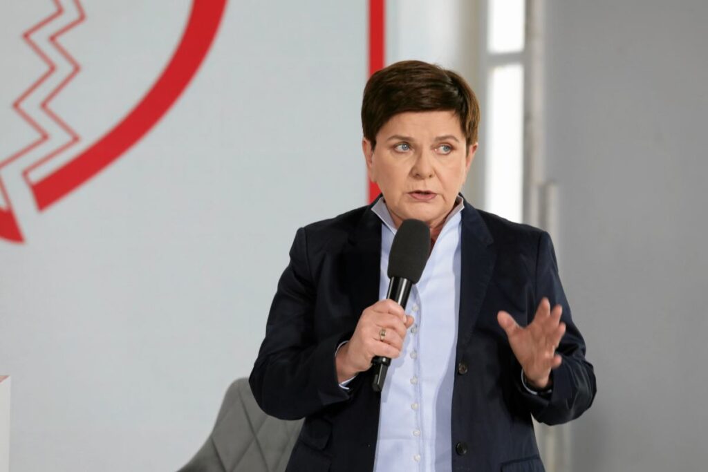 polonya da secim stratejileri ve olasi koalisyonlar gorusuldu 62210