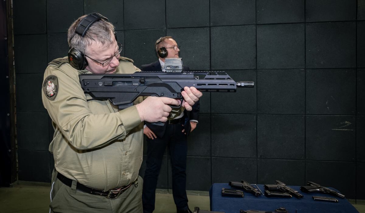 Polonya da silah fabrikasi ucznik yeni siparisler bekliyor 63745