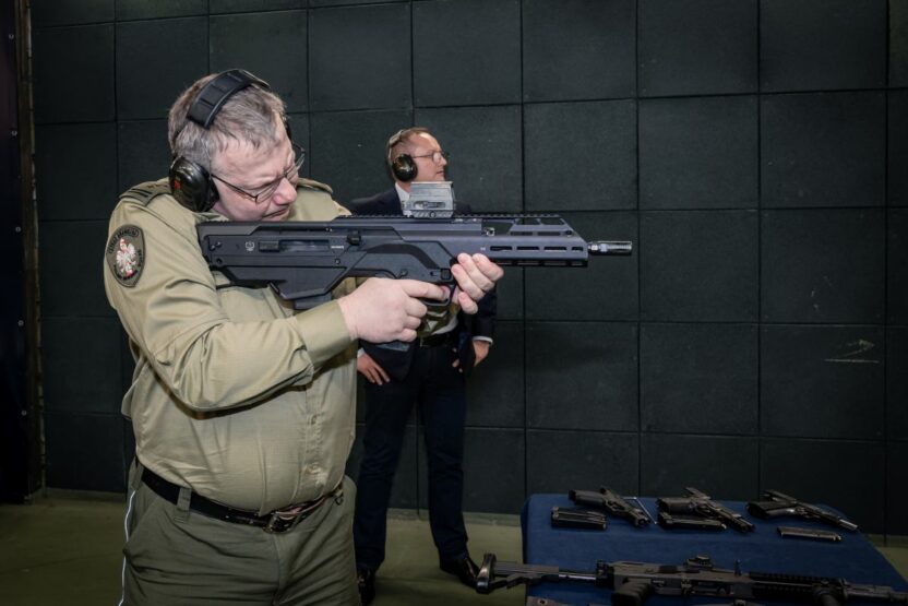 Polonya da silah fabrikasi ucznik yeni siparisler bekliyor 63745