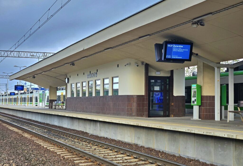 Polonya da tarihi tren i stasyonu modernize edildi yolcular konforlu bir ortama kavustu 67502