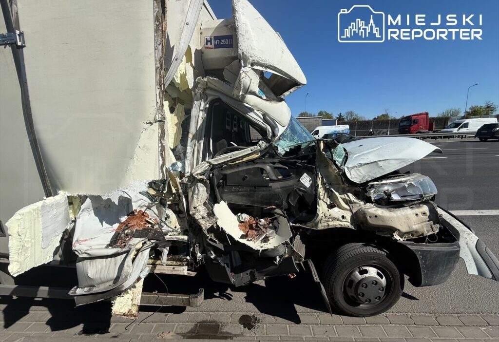 Polonya da tir ile van arasi carpisma trafik aksadi 66698