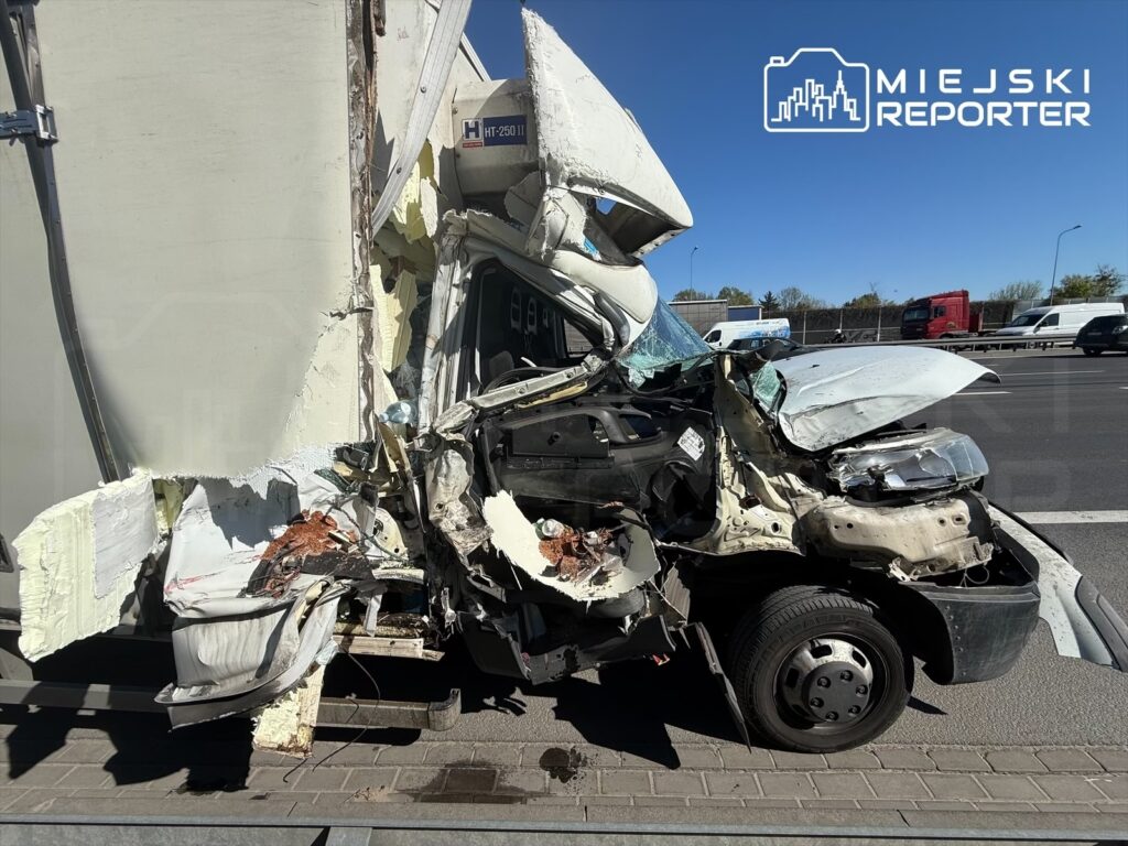 polonya da tir ile van arasi carpisma trafik aksadi 66698