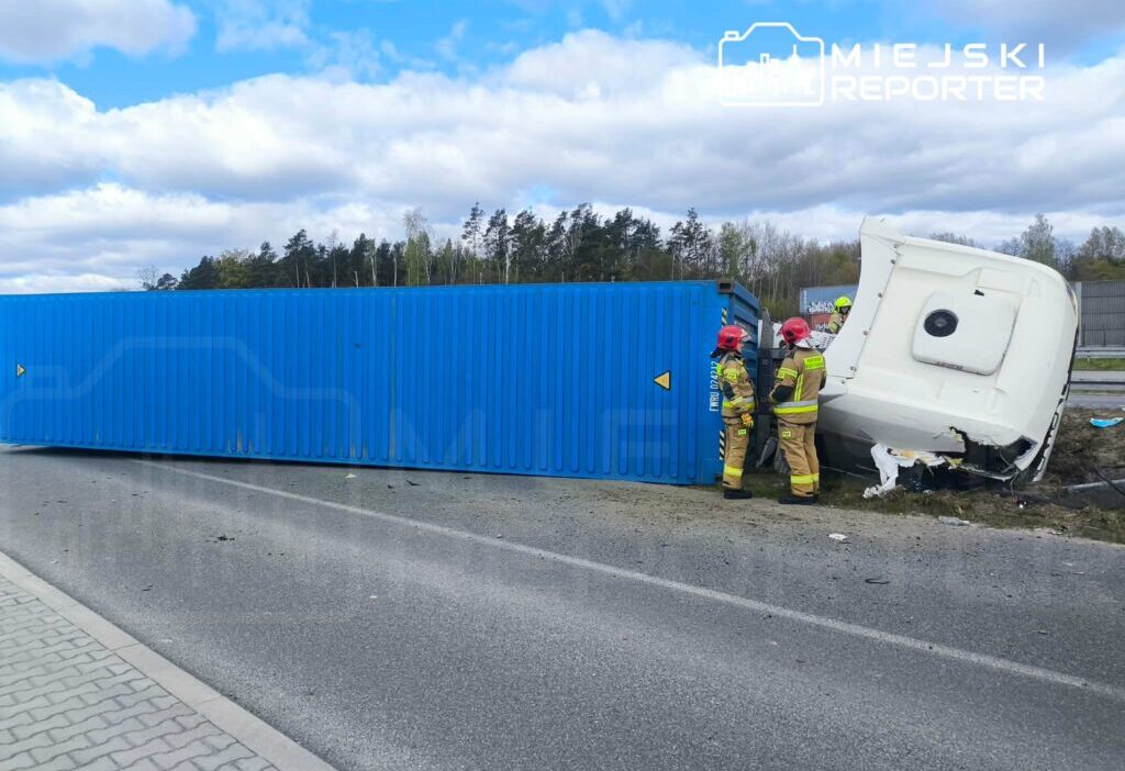 Polonya da tir kazasi varsova ya giden yolda trafigi durma noktasina getirdi 67382