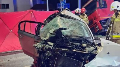 Polonya da trafik kazasi 19 yasindaki surucu hastaneye kaldirildi 64204