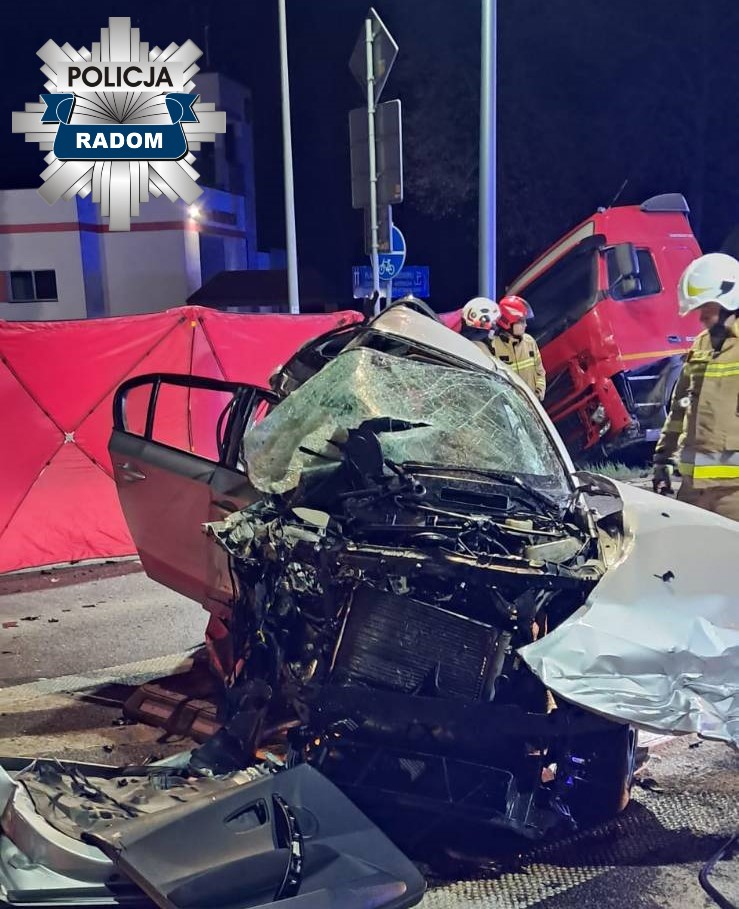 polonya da trafik kazasi 19 yasindaki surucu hastaneye kaldirildi 64204