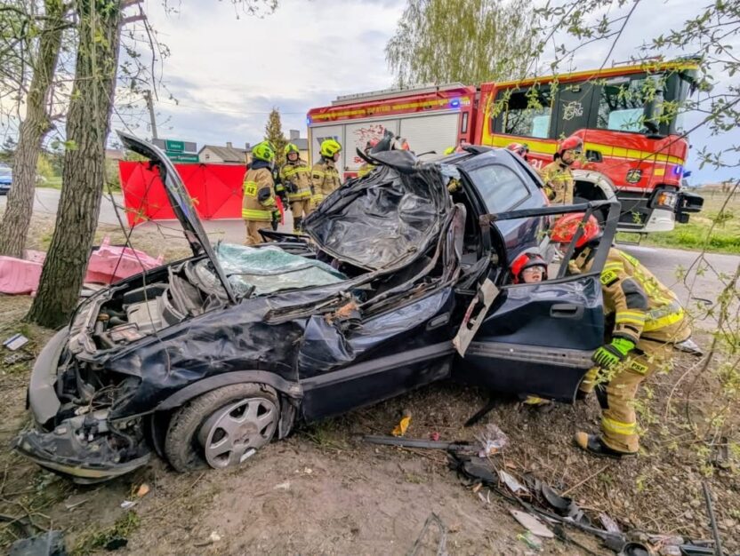 Polonya da trafik kazasinda 28 yasindaki surucu hayatini kaybetti 63760