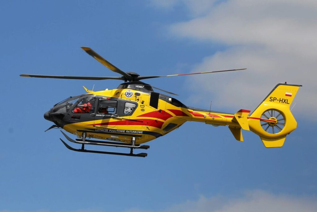 polonya da tren kazasi bir genc kiz hayatini kaybetti yolcular ormandan tahliye edildi 65261