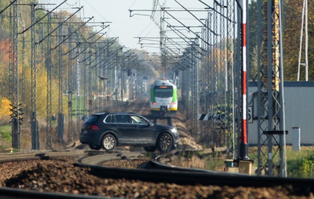 polonya da tren kazasi bir kisi hayatini kaybetti seferler otobuse aktarildi 62563