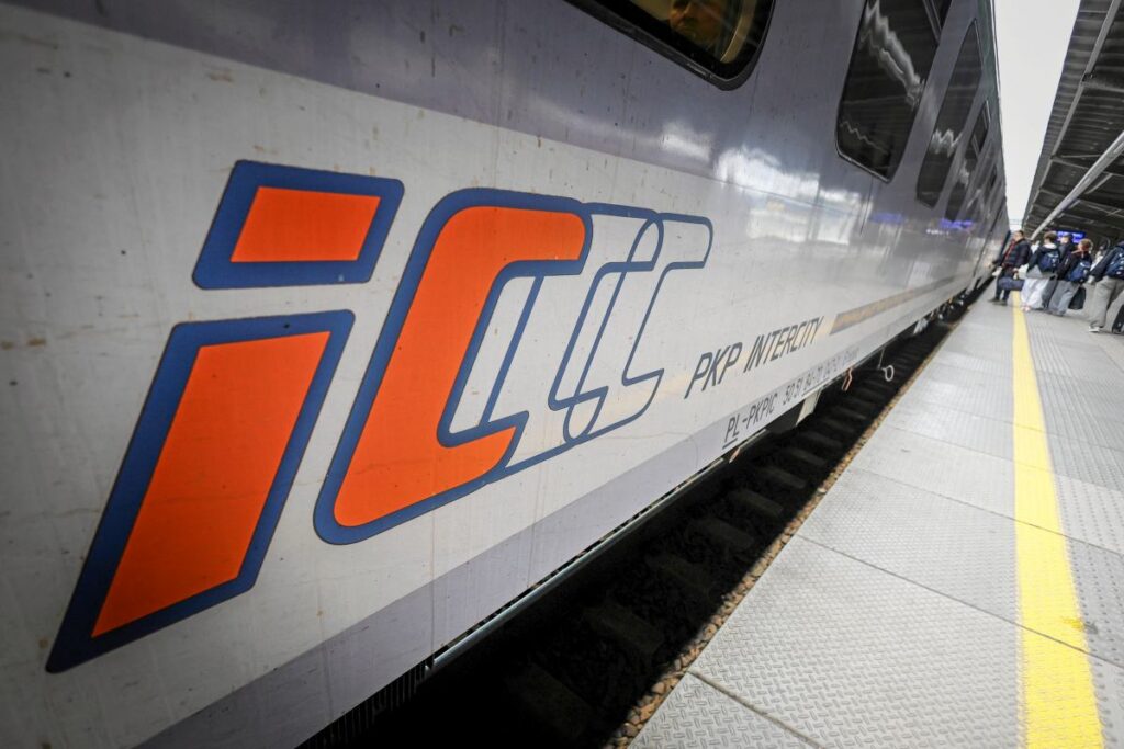 polonya da tren tekerlegi arizasi hiz kisitlamalarina neden oldu 66803