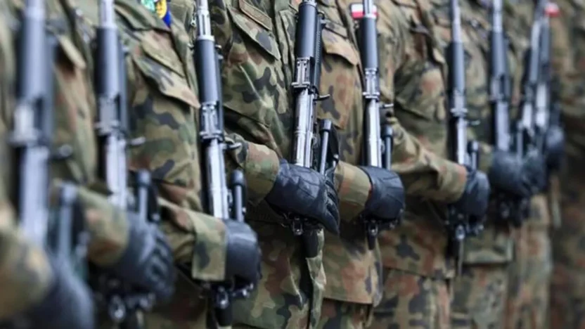 Polonya da tum vatandaslara yonelik savunma egitimleri basladi 62274