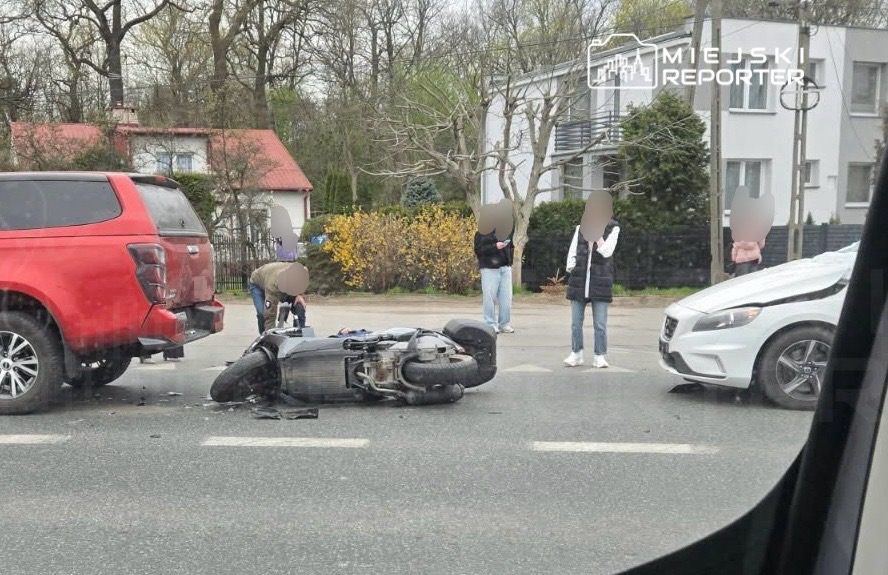 Polonya'da üç araçlı trafik kazası: motosiklet sürücüsü yaralandı 1 Polonya da uc aracli trafik kazasi motosiklet surucusu yaralandi 62359